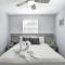 3BR Oasis Sleeps 11 Heated Pool Ping Pong! - Dunedin