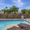 3BR Oasis Sleeps 11 Heated Pool Ping Pong! - Dunedin