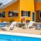 Wake up with the Sea Breeze- House with pool AP1 - Lavra