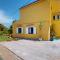 Vila Golden Estombar