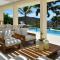 Open-Plan Villa with an Amazing View - Toiny