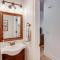 Black Mountain Hideaway with Hot Tub and Pool Table! - بلاك ماونتن