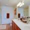 Lake Views and Pool Access Osage Beach Condo - Osage Beach