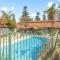 11 Cottesloe - Steps From Beach - Sleeps 3 - Перт