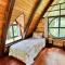 Sacha Urco Lodge -Private Cloud Forest Reserve in Mindo- 4x4 recommended March-April