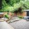 Relaxing Ironbridge Hot Tub Retreat