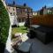 Luxe City Hot Tub: Urban Retreat