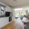 Pass the Keys Super Chic Apartment in Beautiful Sunninghill - Sunninghill