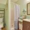 Convenient Sarasota Studio with Lush Backyard! - 萨拉索塔