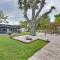 Convenient Sarasota Studio with Lush Backyard! - 萨拉索塔