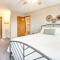 Family-Friendly Lakeview Cottage with Deck and View - Yankton