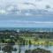 Opulent & Spacious Condo Overlooking Albert Park - ملبورن