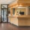 Quality Hotel & Suites