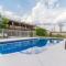 Quality Hotel & Suites