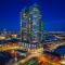 "The Draper" - Luxury Corner Unit w Tower View, - Near Stampede, Saddledome, BMO Centre! FREE Parking, Banff Pass, & Wine!
