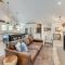 Distinctive Hamptons Home with Pool Near Bay, Ocean - Хемптон-Бейс