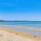 Distinctive Hamptons Home with Pool Near Bay, Ocean - Хемптон-Бейс