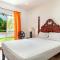 Unit 1 Palazzo Rickets Drive Runaway Bay - Runaway Bay