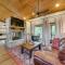 Tree-Lined Broken Bow Studio Cabin with Hot Tub! - 布罗肯鲍