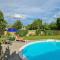 Maisonnette dans village médiéval - 2 pers - piscine privée & jardin - Fourcès