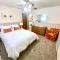 Roomy Midtown Home-Large and Central to Everything