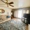 Roomy Midtown Home-Large and Central to Everything