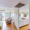 Heron Marsh Escape Split Level Villa Lake Views - باوليز آيلاند