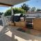 Contemporary Guest Studio with Roof-top Deck Walk to Santa Monica Beach