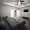 Stunning 3BR Home Near Downtown Houston - Sleeps 8