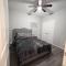 Stunning 3BR Home Near Downtown Houston - Sleeps 8