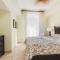 Sunrise 33- 3 Bedroom Poolside Condo