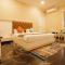 Tripli Hotels White Manor