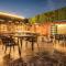 Tripli Hotels White Manor