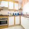 Nice Apartment In Oropesa Del Mar - 奥罗佩萨德尔马