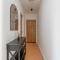 3-Bed Serviced Apt near M62, Leeds - Ideal for Up to 6 Guests - Long Stay Options - Free Parking and Wifi - Morley
