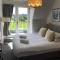 Stylish Victorian Apartments close to the Botanical gardens, Free parking!