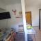 Apartment in Icici with sea view, terrace, Wi-Fi (4870-3) - 伊齐齐