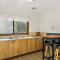 Treetop Retreat Cottage - Peaceful Metung Escape
