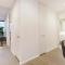 Ritzy Apartment in Iconic Australia 108 with Views