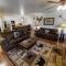 Ski View 09 Southern Comfort - On Main Street - WiFi - Cable - Fireplace - Trailer Parking In Back - Patio with Gas Grill