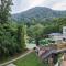 Cosy Designer's Home By The Mountain - Lumut