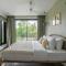Lindsay Manor VaNa 4BHK Private Pool 1KM Beach