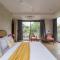 Lindsay Manor VaNa 4BHK Private Pool 1KM Beach