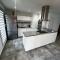 Appartement luxueux design architecte tout équipés 85m2 sur 2 niveaux plus 2 terrasses de 16m2 - 马赛