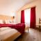 Am Schloss Guest House