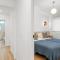 Stylish Apartment with Stunning Views & Parking