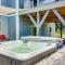 Comfy Asheville Vacation Rental with Hot Tub!