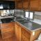 Private 1-bedroom RV with full hookups and direct bus to NYC Manhattan only 2 blocks away - Linden