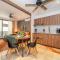 King Suite with Private Balcony, Rooftop Pool, Gym - 图卢姆