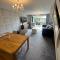 Modern 2 Bedroom House Spacious Large Garden - 韦斯特伯里